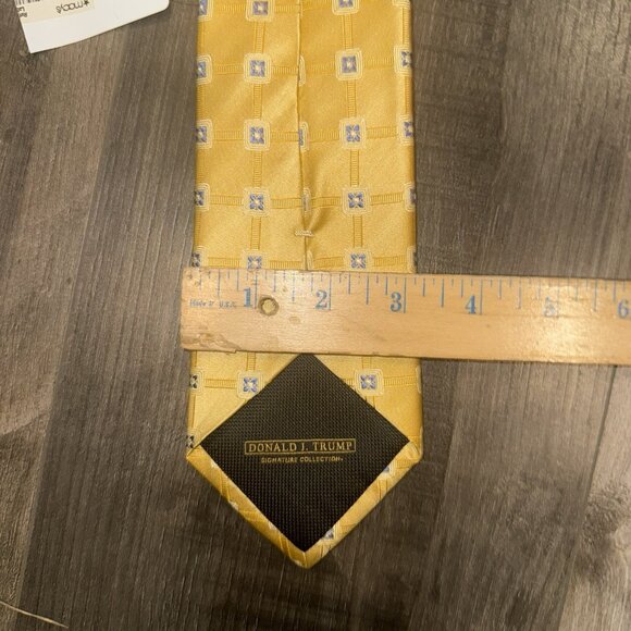 Donald Trump Signature Men's 100% Silk Classic Yellow Gold Mens Tie - Picture 4 of 7